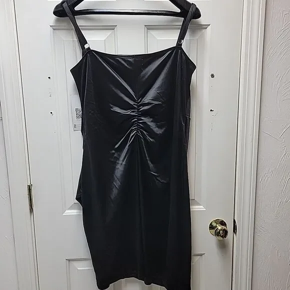 Emerald Sundae Gathered Trendy Little Black Dress Plus Size 20 NEW with Tag - Picture 8 of 14